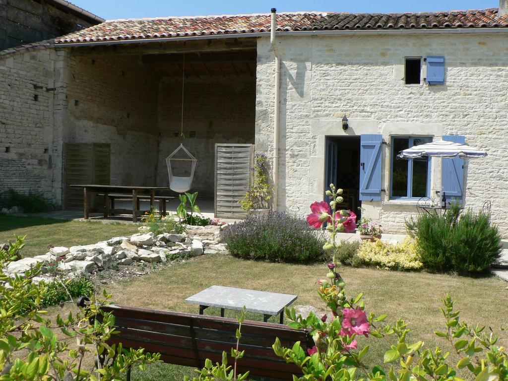 La Petite Maison Crezieres Oda fotoğraf