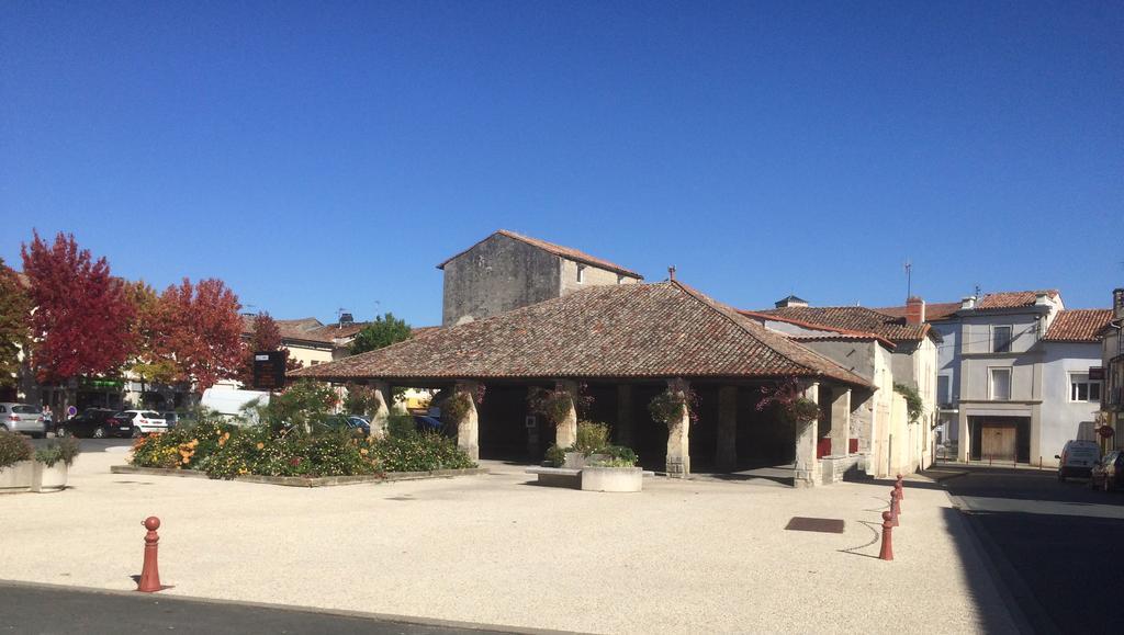La Petite Maison Crezieres Dış mekan fotoğraf